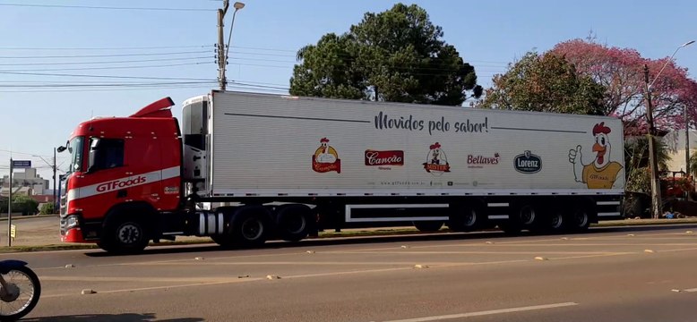 SCANIA R 450 VERMELHO CARRETA CAMARA FRIA 7 EIXOS GT FOODS