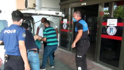 Yemek masasında tartıştığı annesini bıçaklayarak öldürdü