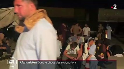 Afghanistan : dans le chaos des évacuations à l'aéroport de Kaboul