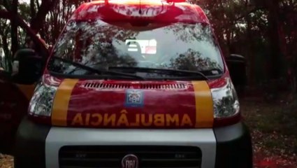 Mulher fica ferida ao sofrer queda em pista esportiva na Rua Waldemar Casagrande, perto do Lago Municipal