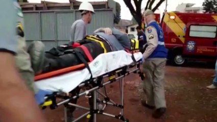 Realizando reboco em prédio, trabalhador sofre queda e é socorrido pelo Siate