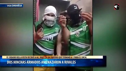Dos hinchas armados amenazaron a rivales