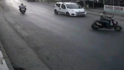 Son dakika... Feci kaza güvenlik kameralarına böyle yansıdı