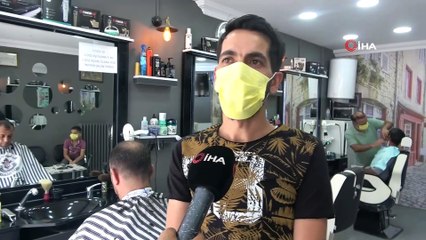 Elazığlı berberden aşı tarifesi: 1’inci doz aşı olana yüzde 40, 2’nci doz olana yüzde 50 indirim
