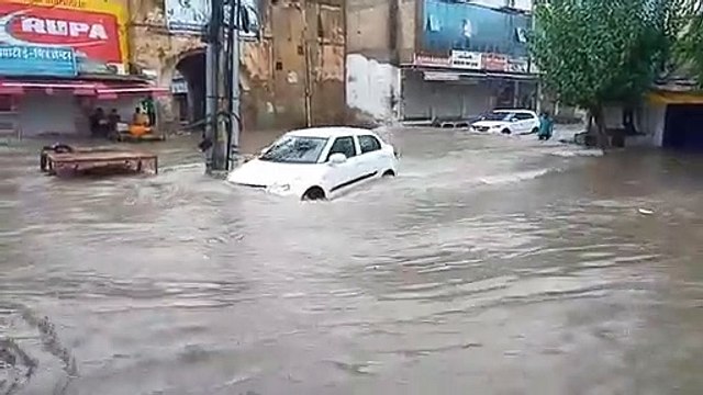 राजस्थान के सीकर जिले में मानसून दो सप्ताह बाद आज जमकर मेहरबान हुआ।