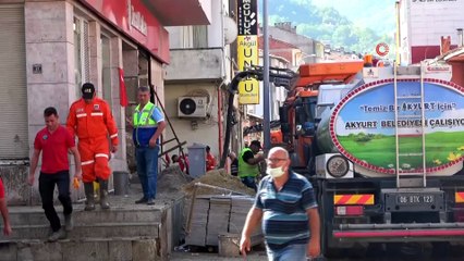 Kastamonu’da enkaz kaldırma çalışmaları devam ediyor