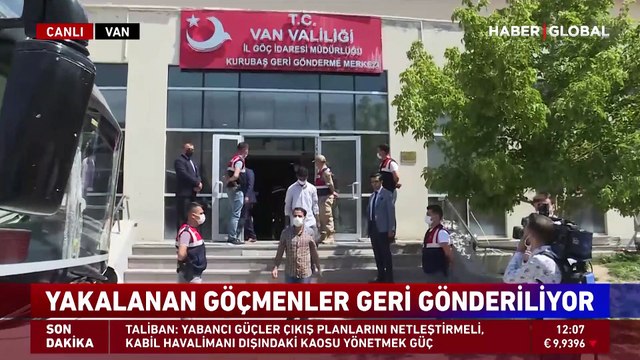 Yakalanan göçmenler böyle geri gönderiliyor