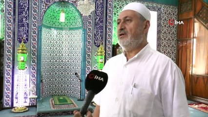 Görev yaptığı camiyi evinden ayırt etmiyor