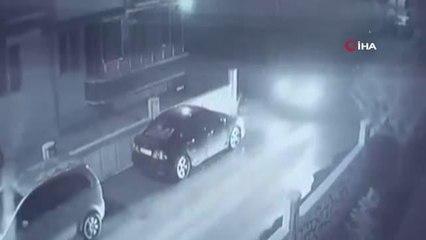 Kamyonetin 2 araca vurup kaçtığı anlar kamerada