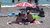 Turizm kenti Antalya’da sahiller doldu taştı