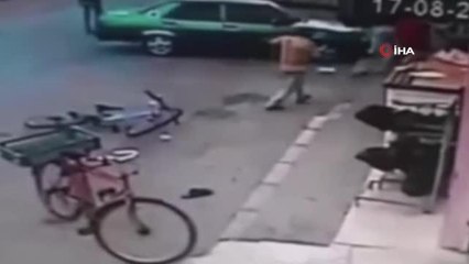 Sipariş ettiği pideler eksik çıkınca dehşet saçtı, o anlar kamerada