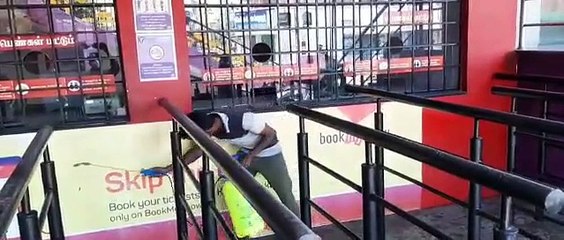 நாளை தியேட்டர்கள் திறப்பு.. சுத்தம் செய்யும் பணிகள் தீவிரம்