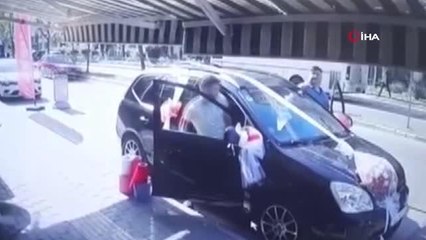 Son dakika... Direksiyona geçen çocuk sürücü ortalığı birbirine kattı