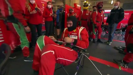 24h Du Mans 2021 Race Mechanic Ferrari hangs on his chair