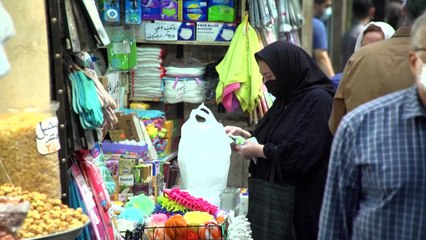 حصيلة وفيات قياسية بالفيروس في إيران مع رفع تدابير الحد من الوباء