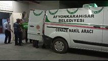 AFYONKARAHİSAR - Eşini ve çocuğunu öldürüp hayatına son veren kişi birlikte toprağa verildi