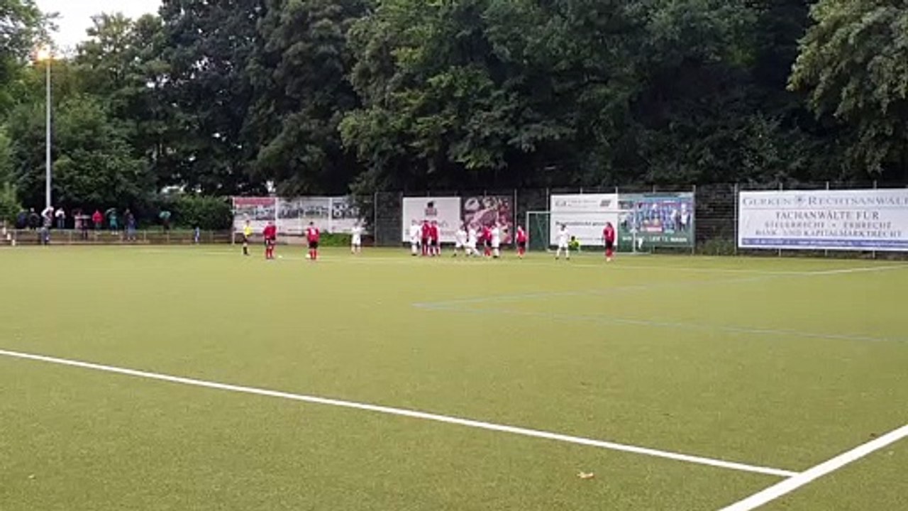 Onur Saglam trifft per Freistoß