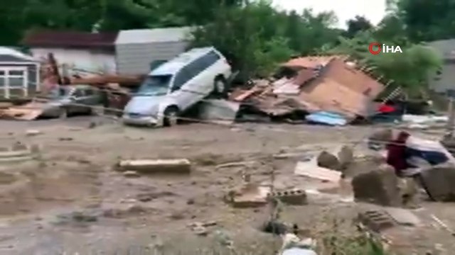 - ABD’deki sel felaketinde can kaybı 15’e yükseldi
