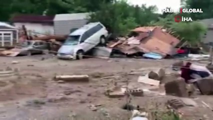 ABD'deki sel felaketinde can kaybı 15'e yükseldi