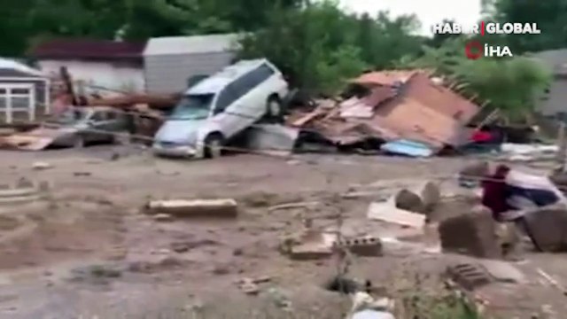 ABD'deki sel felaketinde can kaybı 15'e yükseldi