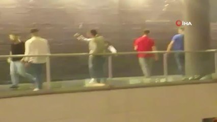 Son dakika haberi | Beylükdüzü'nde eğlence mekanı çıkışı tekme tokat kavga kamerada