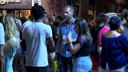 Milhares de pessoas celebram desconfinamento em Barcelona