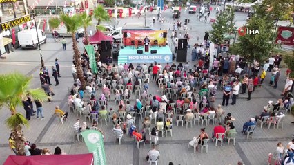 Gaziosmanpaşa Belediyesi vatandaşlara 3 ton aşure dağıttı