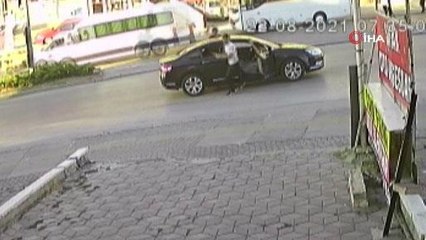 Trafik magandaları güvenlik kamerasına yakalandı