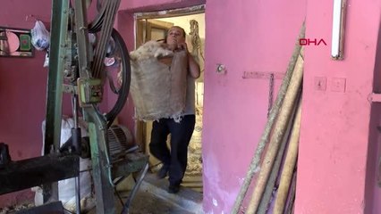 KEÇEDEN ÜRETTİĞİ HALILARI YURT DIŞINA DA SATIYOR