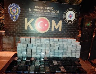 ADANA'DA KAÇAK CEP TELEFONU VE KULAKLIK ELE GEÇİRİLDİ