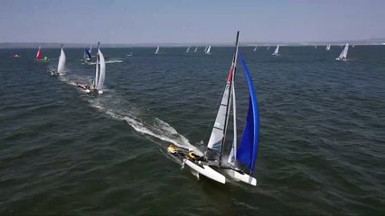 Fédération Française de Voile - Moment de Glisse sous spi en Nacra15 !