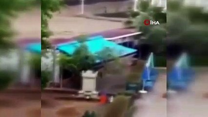 Selden saniyeler önce çekildi: İnsanlar kaçacak yer aradı