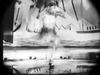 Joséphine Baker danse le charleston en 1925