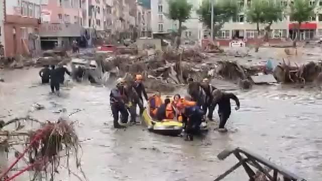 KASTAMONU - PAK timi, Artvin ve Ege'nin ardından Bozkurt ilçesinde de vatandaşların yardımına koştu