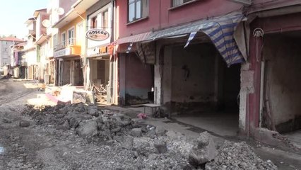 KASTAMONU - Bozkurt'taki selden seyyar merdiven sayesinde kurtuldular