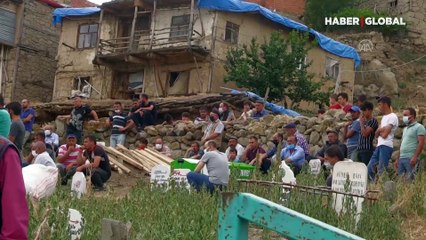 Eşini ve 2 yaşındaki oğlunu öldürüp intihar etti, geride 14 sayfalık mektup bıraktı