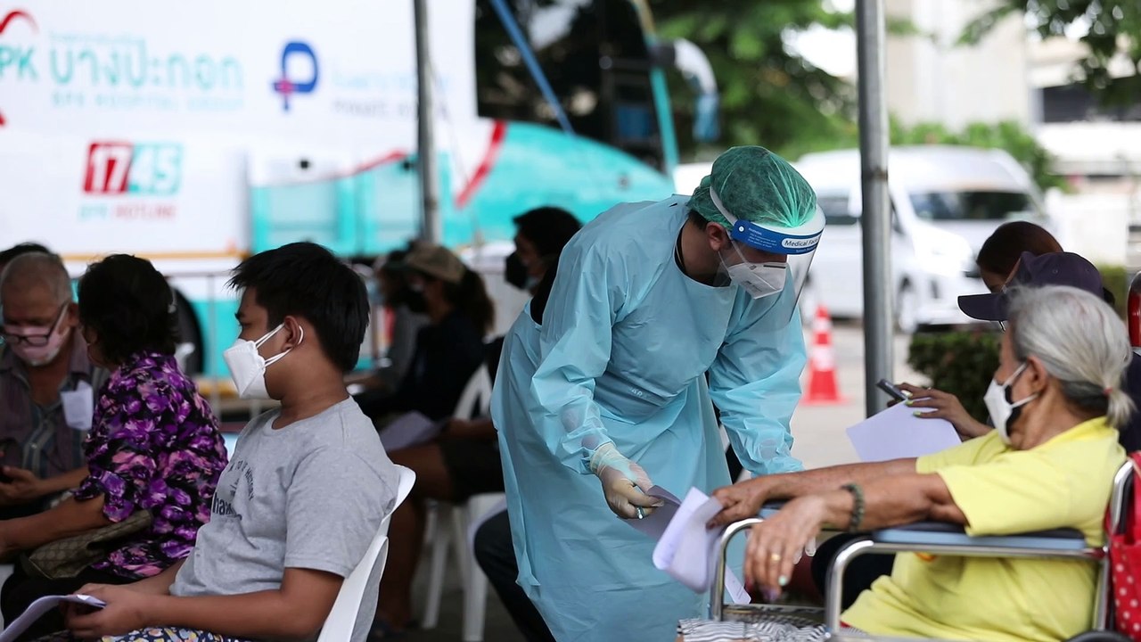 กลุ่ม ปตท. เปิด "หน่วยคัดกรอง รพ.สนามครบวงจร (E...