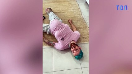 Un homme tente de ressentir l'effet de la grossesse et c'est la catastrophe