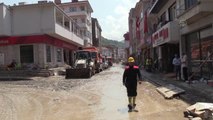 Son dakika haberi! KASTAMONU - Bozkurt'ta sel felaketinin yaralarını sarmak için çalışmalar devam ediyor
