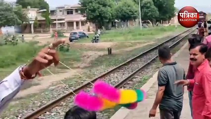 VIDEO : 523 दिन बाद अरावली की हरी-भरी वादियों में गूंजी छुक-छुक रेलगाड़ी की सीटी, स्टेशनों पर हुआ स्वागत