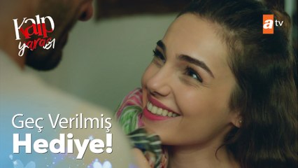 Ferit, Ayşe'ye doğum günü hediyesini veriyor... - Kalp Yarası 8. Bölüm