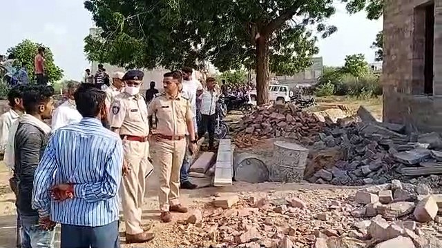 निर्माणाधीन मकान की बालकनी गिरी, दो श्रमिकों की मौत