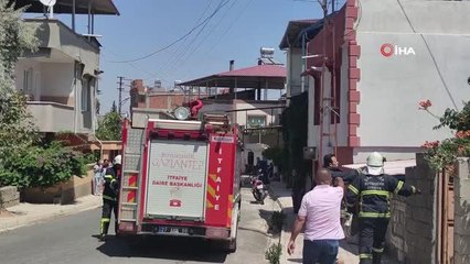 Son dakika... Mangaldan çıkan alev eve sıçradı, yangın itfaiye ve vatandaşların el birliğiyle söndürüldü