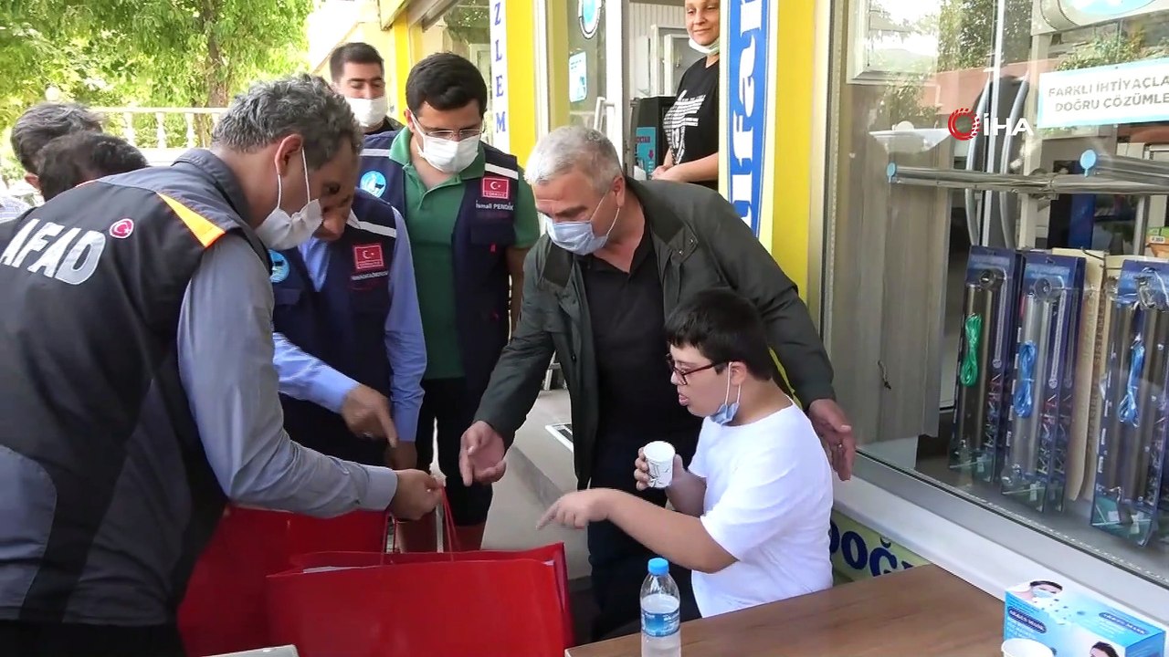 Bakan Özer: “Selden etkilenen tüm öğrencilerimiz ve öğretmenlerimize tablet vereceğiz”