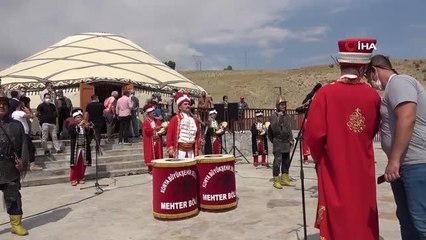 Malazgirt Zaferi'nin 950'inci yılı Türk Yıldızları nefes kesti