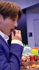 BTS Jungkook cute eating moment 