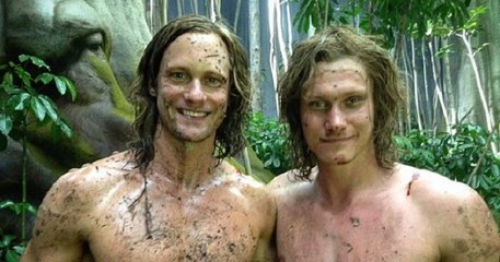 22 stars de cinéma posent à côté de leur doublure sur leurs tournages