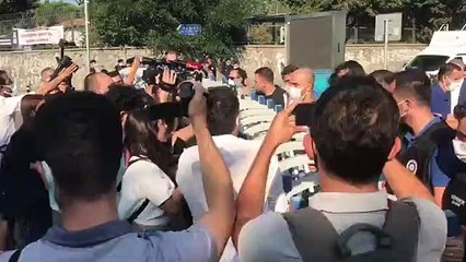Boğaziçi öğrencilerinin Prof. Dr. Mehmet Naci İnci'ye yönelik eylemine polis engeli