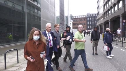 Protesters yell abuse at veteran Channel 4 News anchor Jon Snow