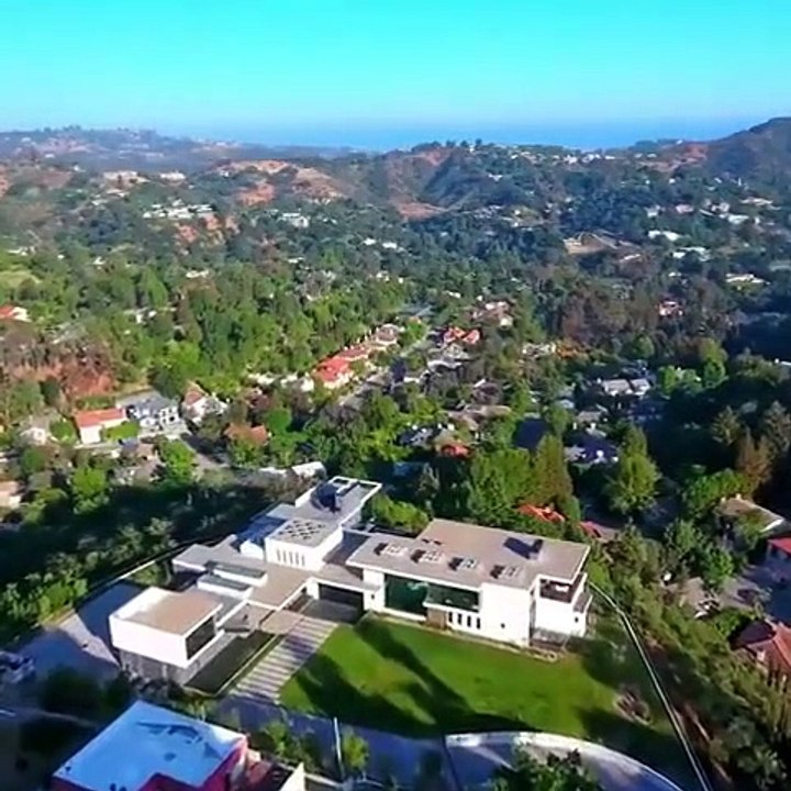 What's your favorite feature in these luxury millionaire apartments (@mega_mansions)